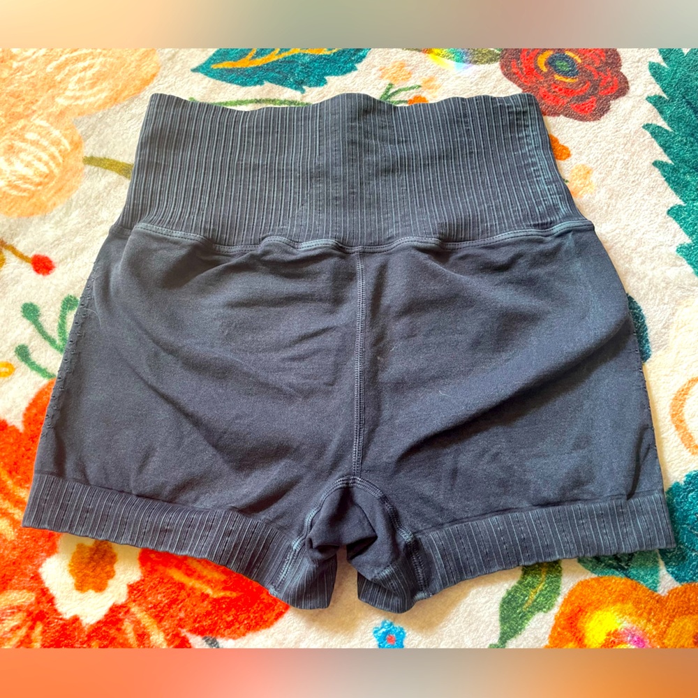 Free People Good Karma Running Shorts // EUC // FP Movement // Biker Shorts - Picture 7 of 12